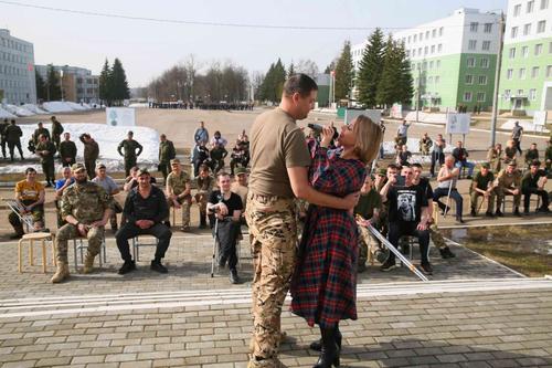 «Армия и культура» продолжает организовывать концерты для бойцов СВО