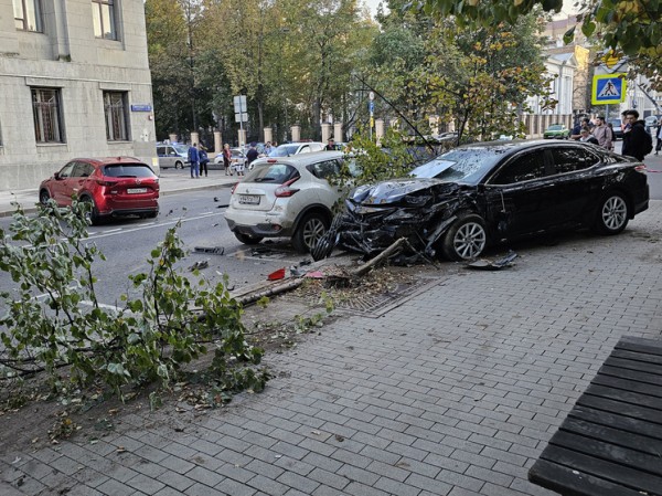 «Предплечье в хлам»: рассказ чудом выжившего очевидца аварии на Миусской площади